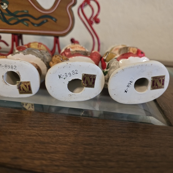 Vintage 1950's Napcoware Christmas caroling trio with hand painted sleigh. - Picture 7 of 15